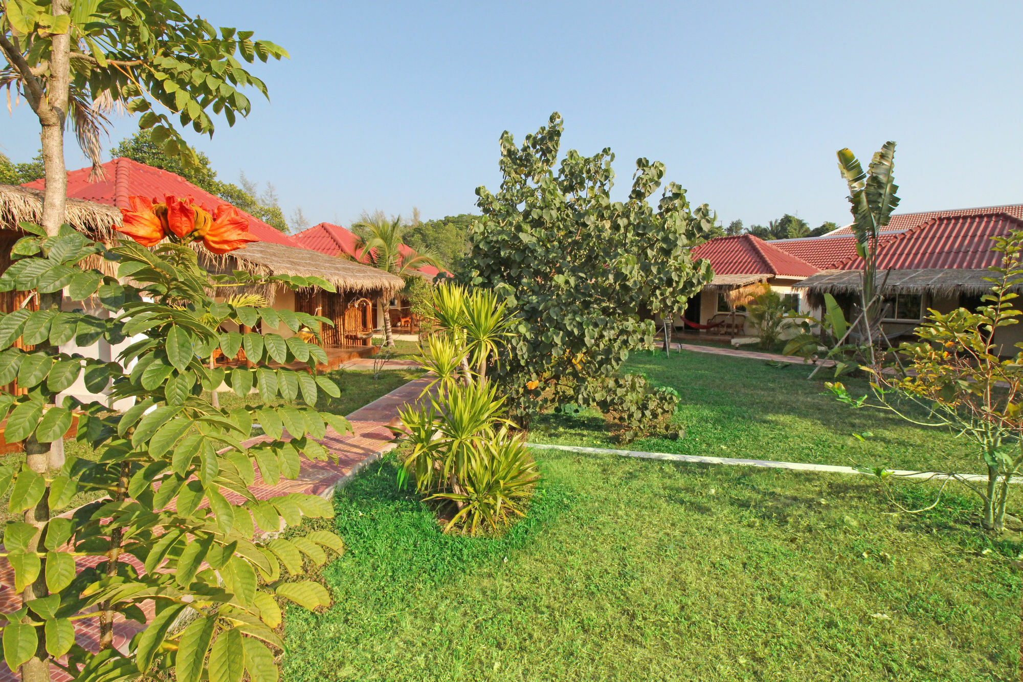 Sunset Lounge Hotel Sihanoukville Exterior photo